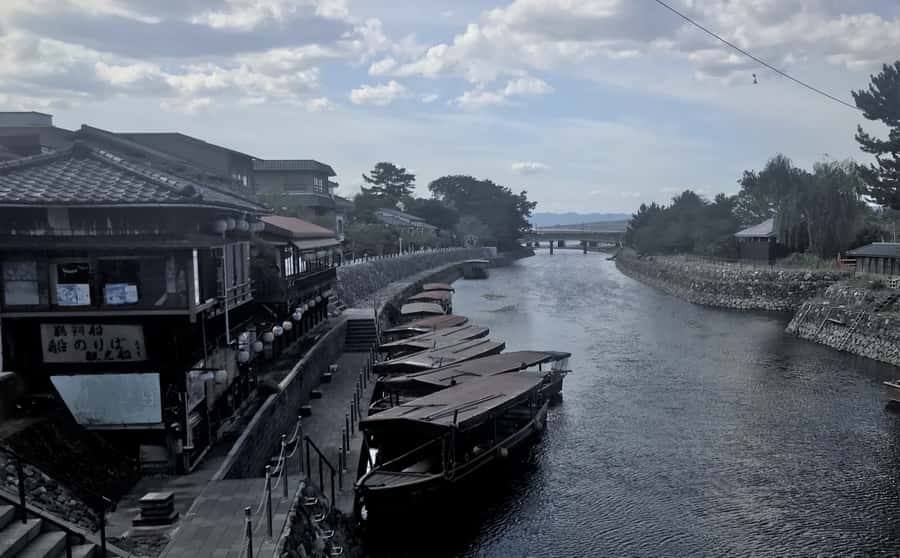 Uji: Green Tea Tour with Byodoin and Koshoji Temple Visits - The oldest operating tea house begins the story
